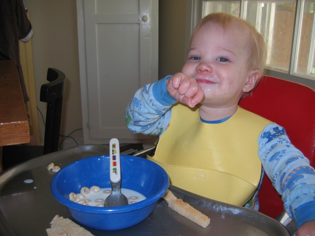 [David's first cheerios by himself 5-22 001.jpg]