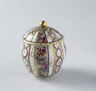 Sugar bowl with vertical borders