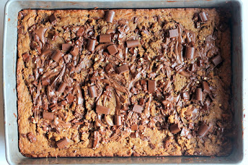 Nutella-Swirled Chocolate Chunk Peanut Butter Blondies {no butter, flourless, gluten-free}