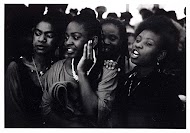 Bezoeksters van het Bakadjari Festival