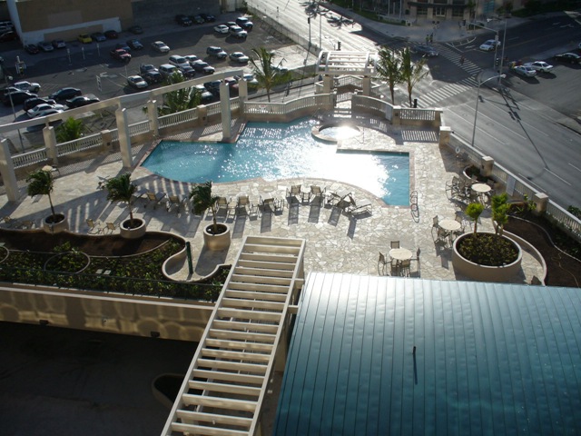 [KeolaLai piscine[5].jpg]