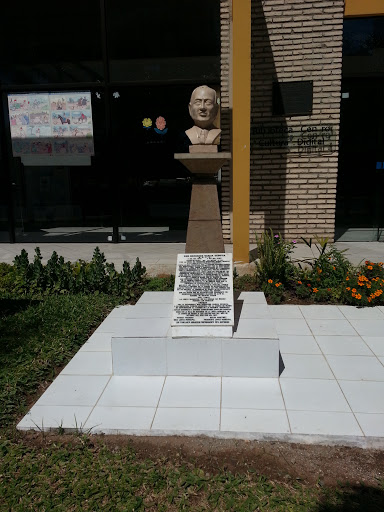 Monumento Don Bernardo Garcia Segovia