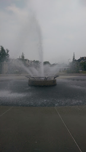 McKenzie Towne Fountain