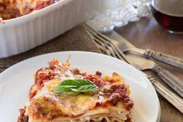 The best lasagna recipe with meat sauce