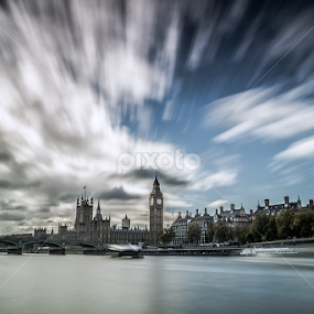Clouds power -London by Emanuel Fernandes - Landscapes Cloud Formations