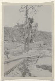 Surinaamse man in het binnenland van Suriname