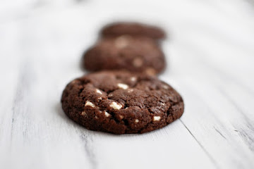 White Chipper Chocolate Cookies
