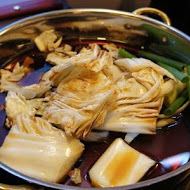 Mo-Mo Paradise momo壽喜燒(新竹巨城牧場)
