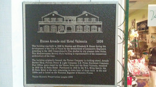 Ennes Arcade and Hotel Valenci
