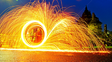 Steel Wool at Plaosan Temple by Tomy Hendra -  