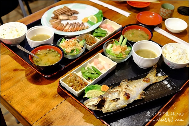 塔帕笠屋 日式定食@金山老街不止鴨肉，來試試不同的日式料理吧！&基隆中正公園.壽山亭龍貓公車亭