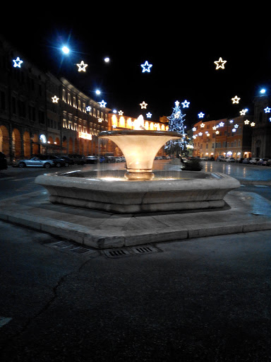 Fontana Piazza Del Popolo