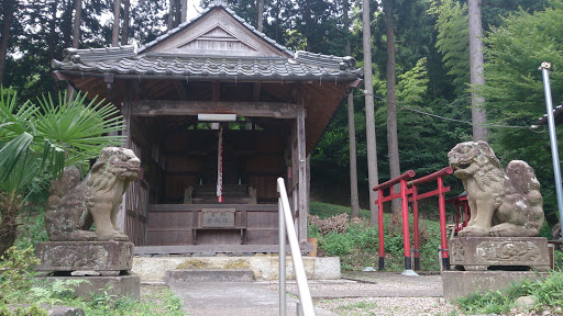 三柱神社 (The Mihashira Shrine)
