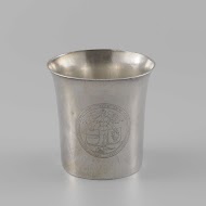 Kroes, versierd met het wapen van Vlissingen en het markiezaat Veere