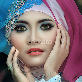 markonah by Omen egp II - People Portraits of Women