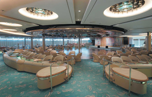 Vision of the Seas hosts eight bars and lounges, including the Some Enchanted Evening Lounge.