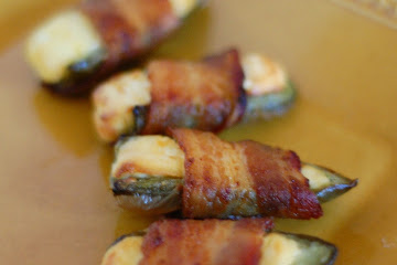 Bacon Wrapped Jalapeño Poppers