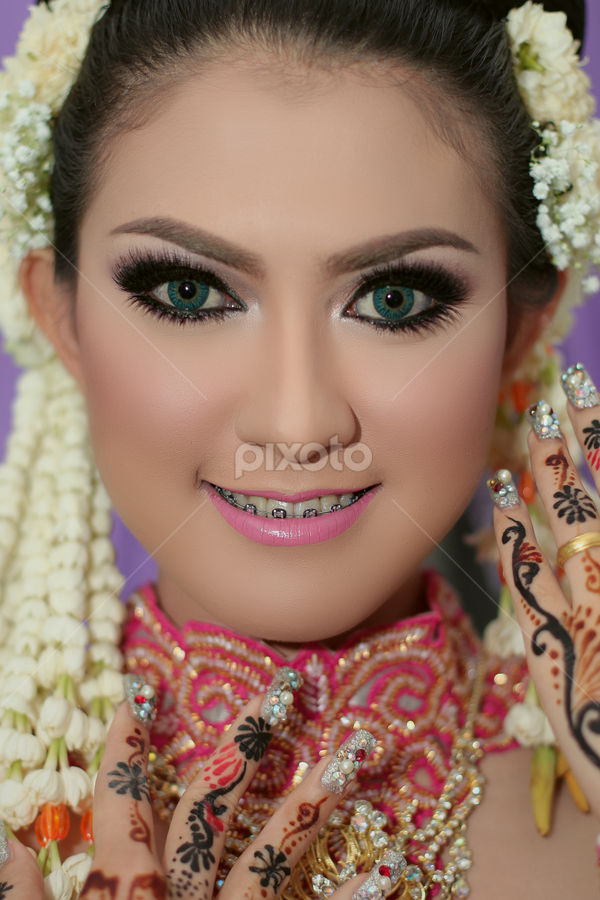 beauty shoot by Fauzhy Lestyawan - Wedding Bride
