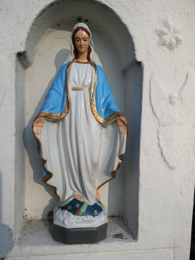 Statuetka Matki Boskiej