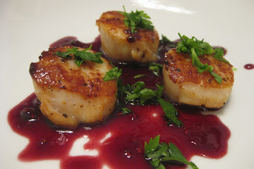 Citrus Scallops with Raspberry-Pomegranate Glaze (Sauce)