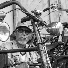 Witness of a generation by Christian Lukman - People Street & Candids