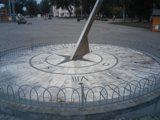Солнечные Часы-компас