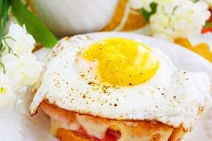 Croque Madame &amp; Monsieur