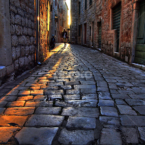 by Petar  Botteri - City,  Street & Park Neighborhoods