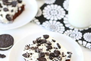 Cookies 'n Cream Sheet Cake