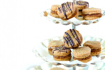 Gingerbread Snap Pumpkin Butter Cookie Sandwiches
