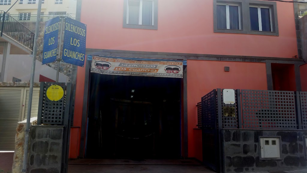 Silenciosos Los Guanches — Exterior