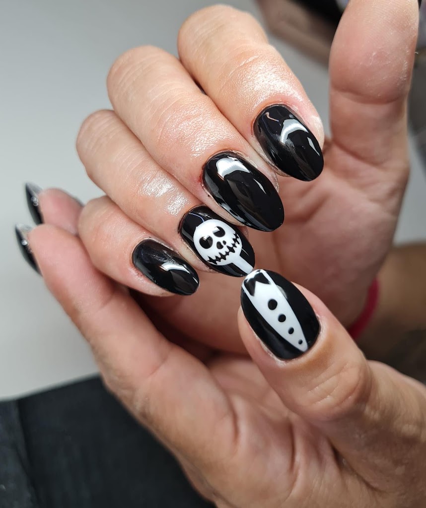 Paola Lorente - Salon especializado en pestanas, cejas y unas