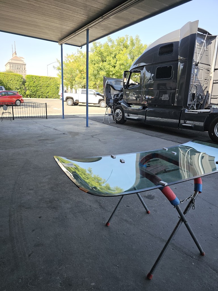 EZ auto glass. in Fresno