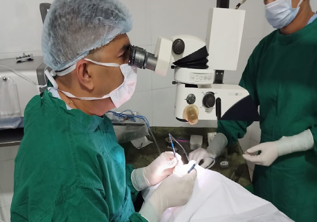 Dr Prakash Nayak Navi Mumbai Eye Clinic Laser Centre