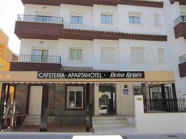 Apartahotel Dona Reyes