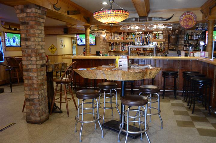  Jug's Hitching Post Saloon & Grill