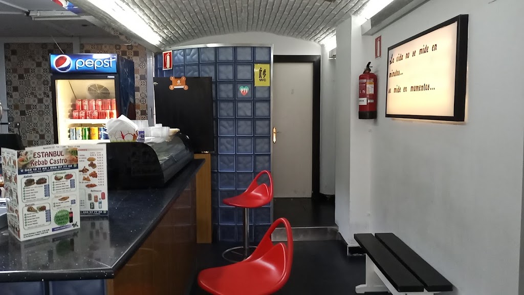 Estanbul Kebab Castro — Ambiente