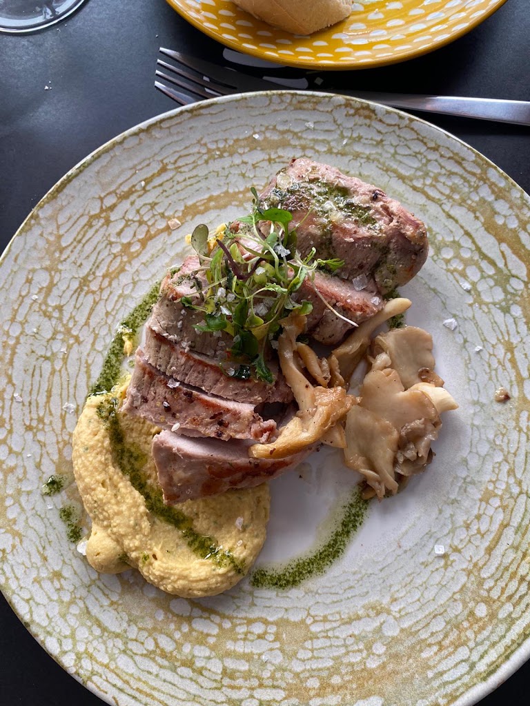 La Glotona Bar & Kitchen — Comida y bebida