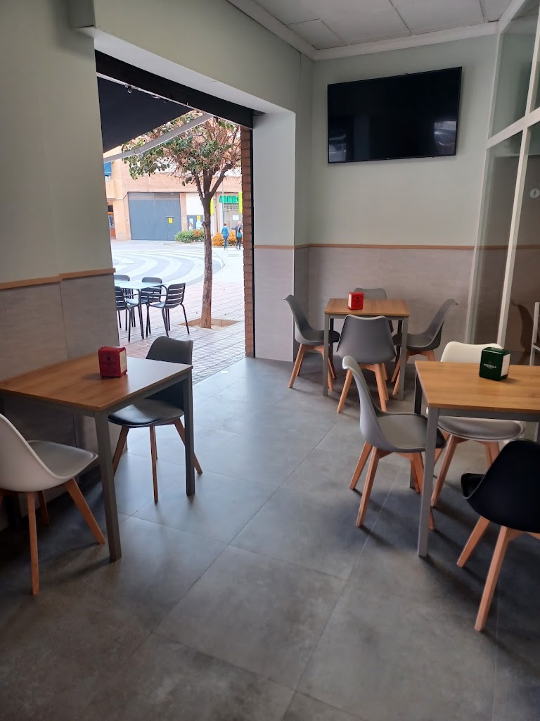 Los Hermanos Cafeteria