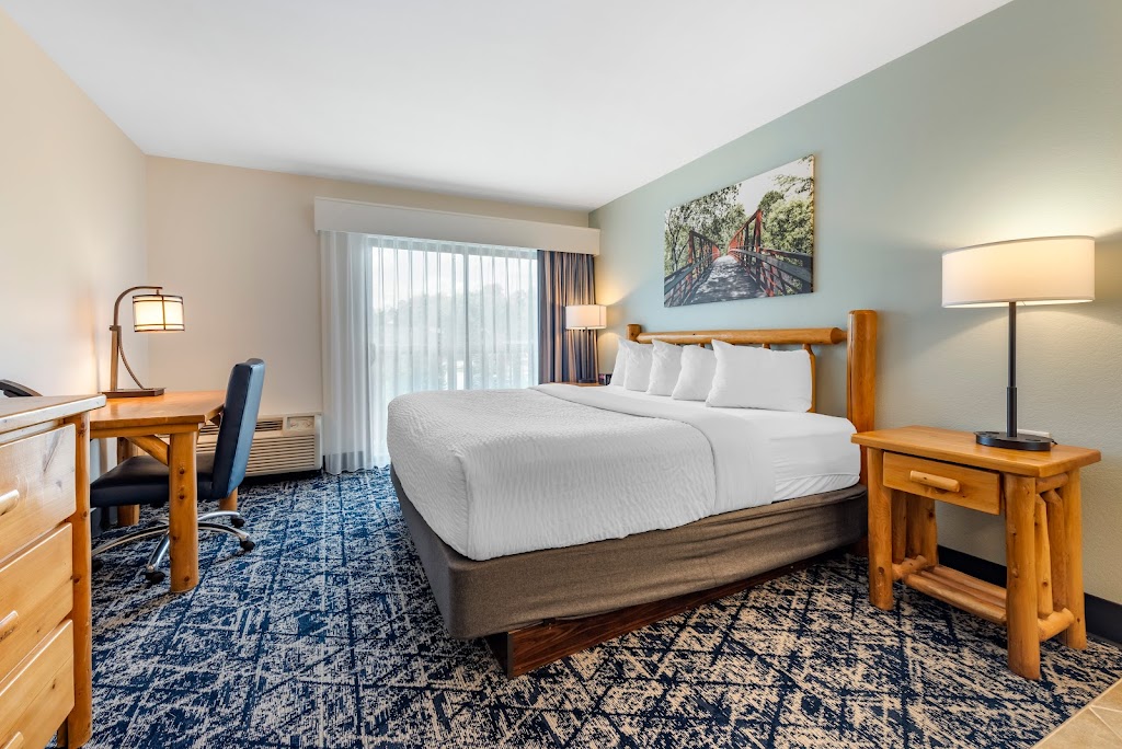  Three Bears Waterpark Resort & Convention Center, Ascend Collection Near Tomah, WI