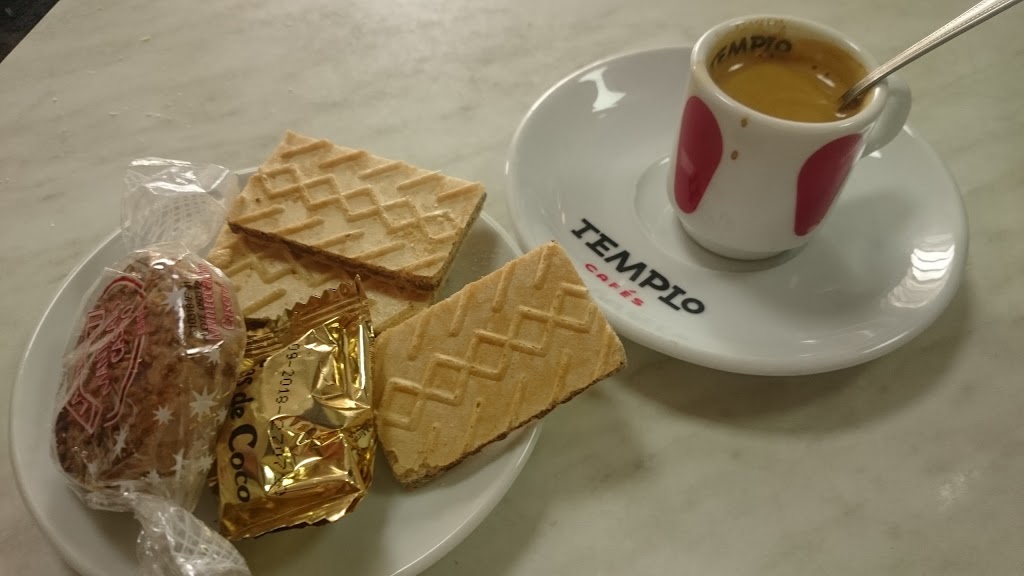 Cafeteria Becquer — Comida y bebida