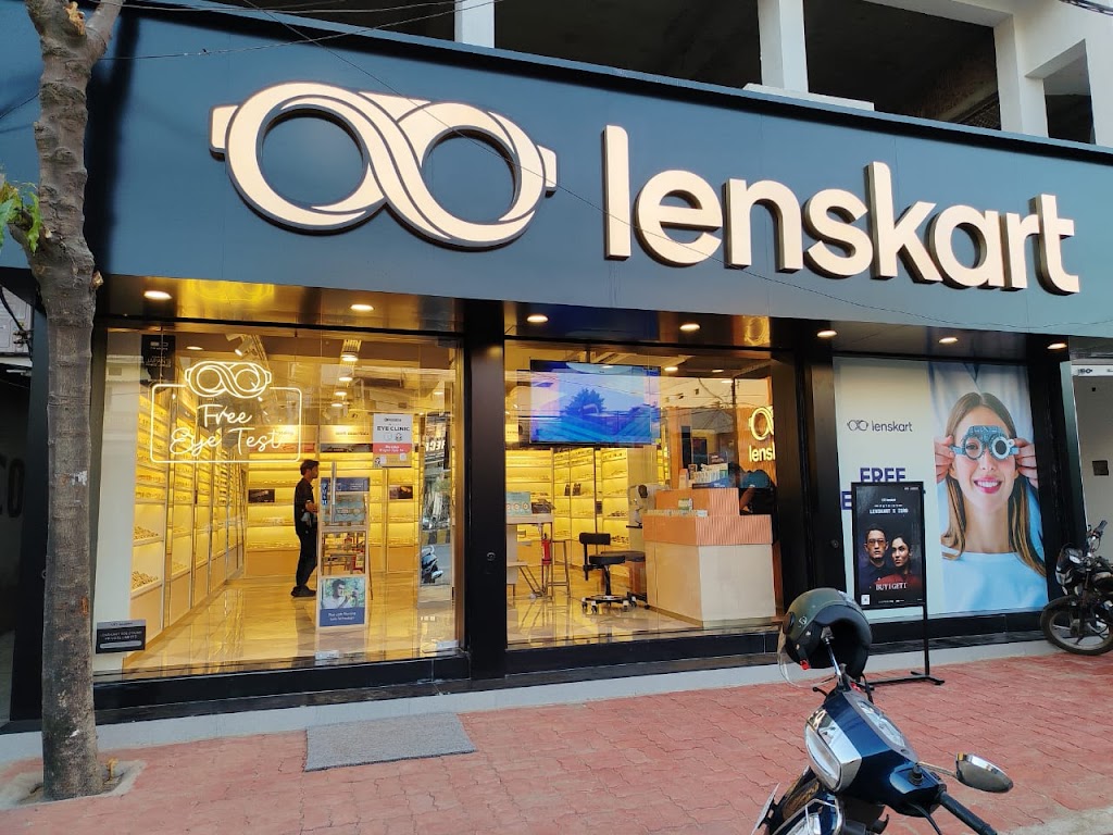 Lenskart Com At Medical College Road Jabalpur