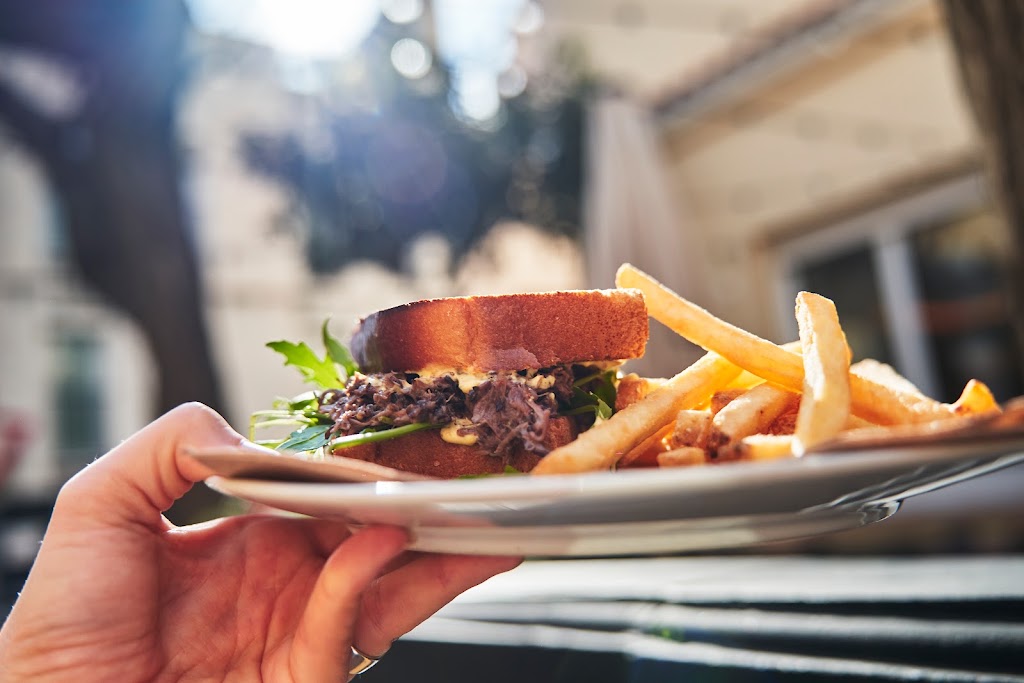 Bar La Calandria — Comida y bebida