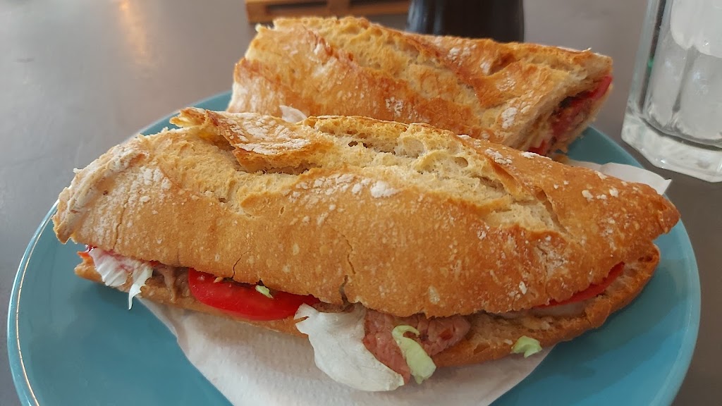 La Butaca Cafeteria — Comida y bebida