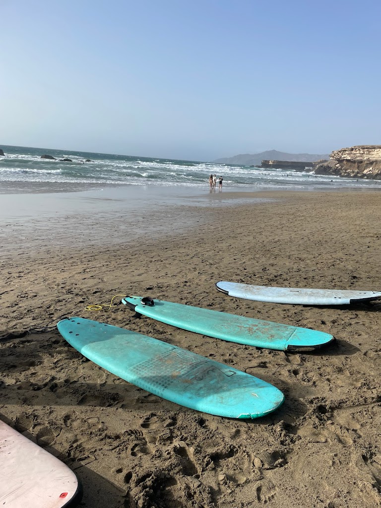 Adrenalin surf school en La Pared