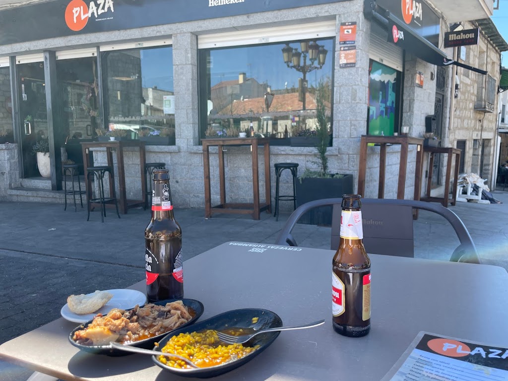 El Plaza — Comida y bebida