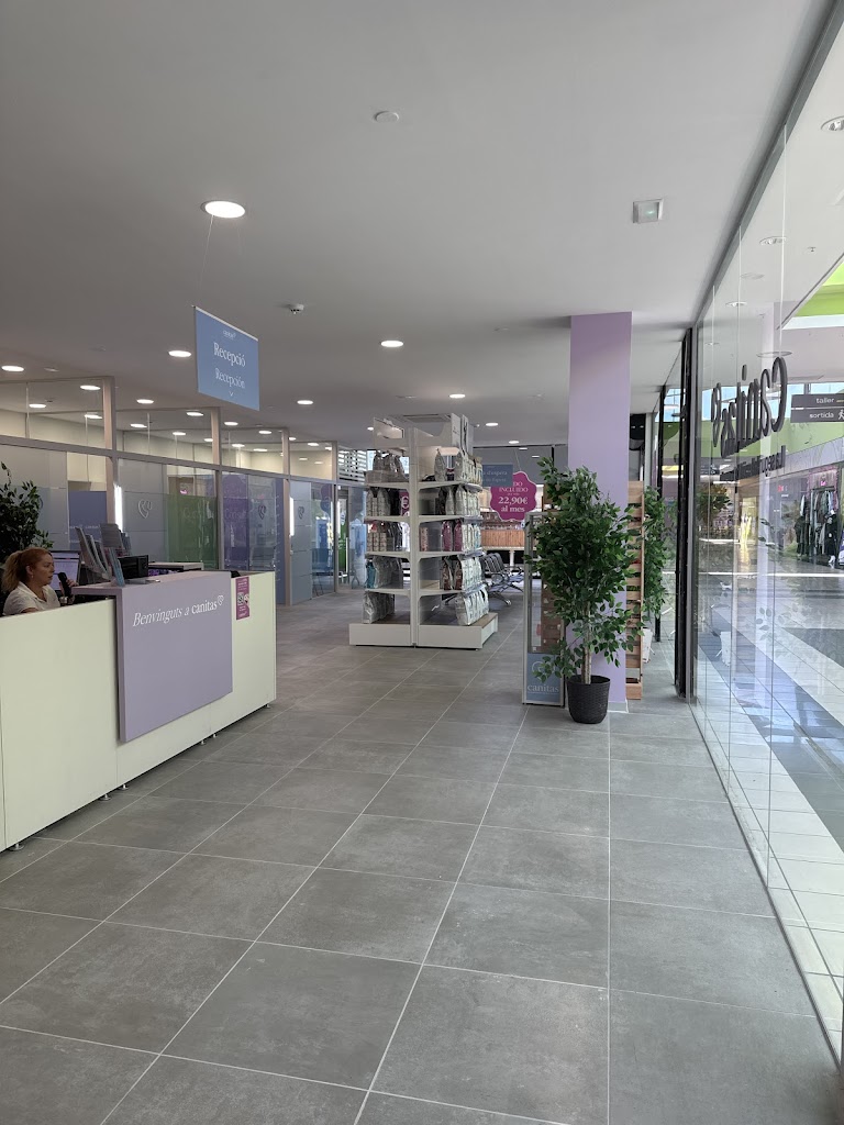 Canitas Veterinaria Terrassa - CC Carrefour Montserrat