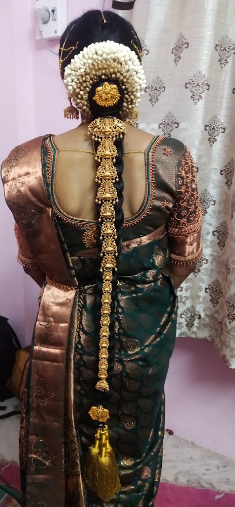 Varsha Beauty Parlour