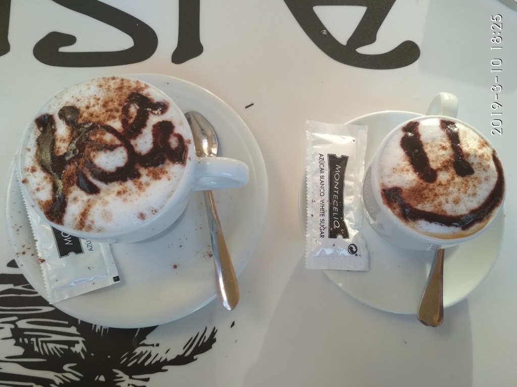 Cafeteria La Isla — Capuchino