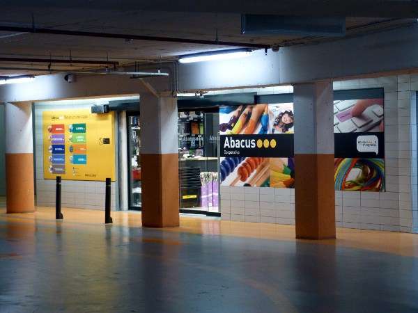 PARKING 24H DEL PASSEIG PORTAL DE LA RAMBLA — Signo
